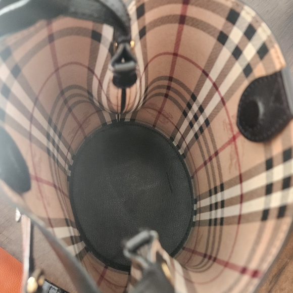 Burberry Black Leather Shoulder Bag Reversable - Picture 4 of 9